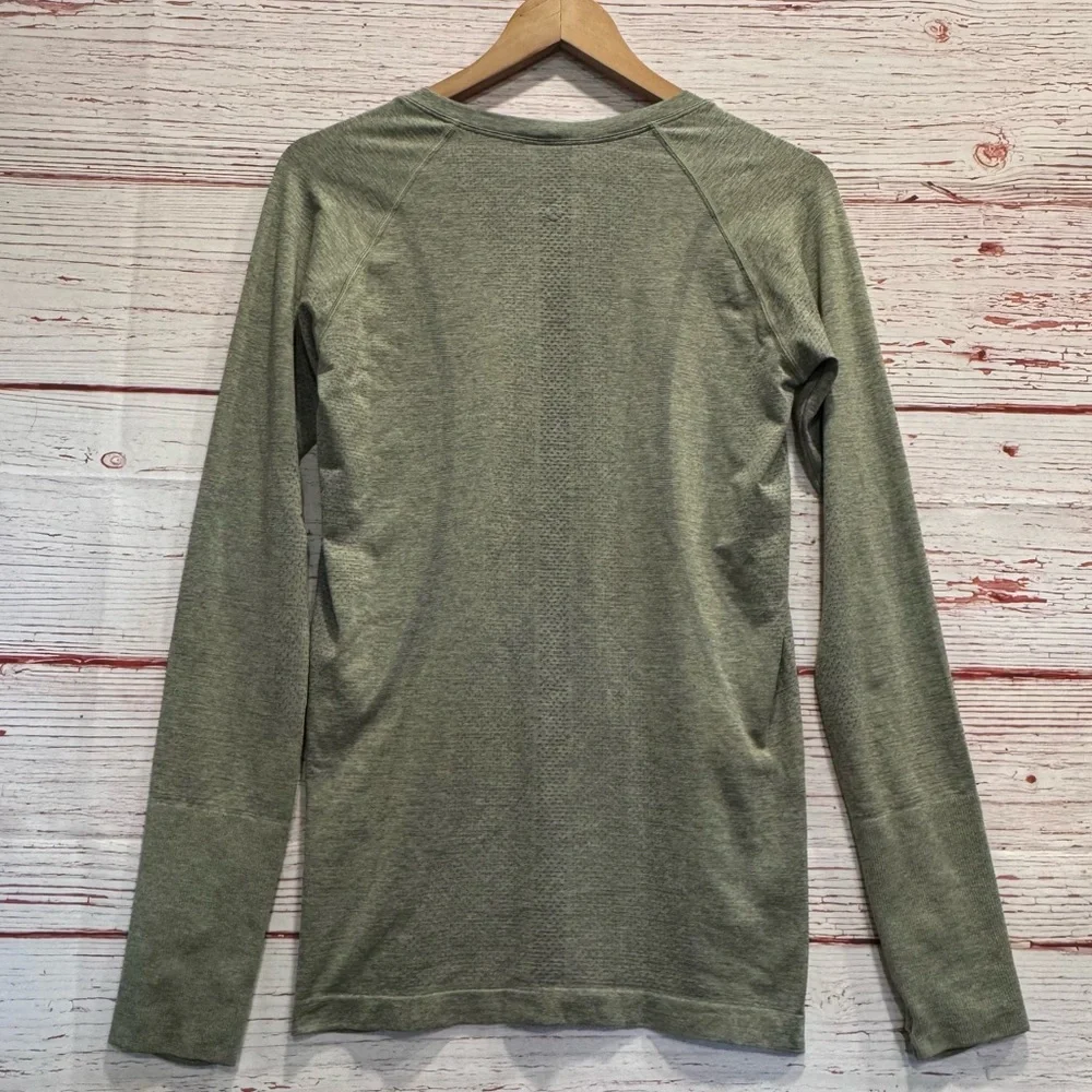 Lululemon Swiftly Tech Long Sleeve 2.0 in Asphalt Grey / Lemon Vibe Sz 8